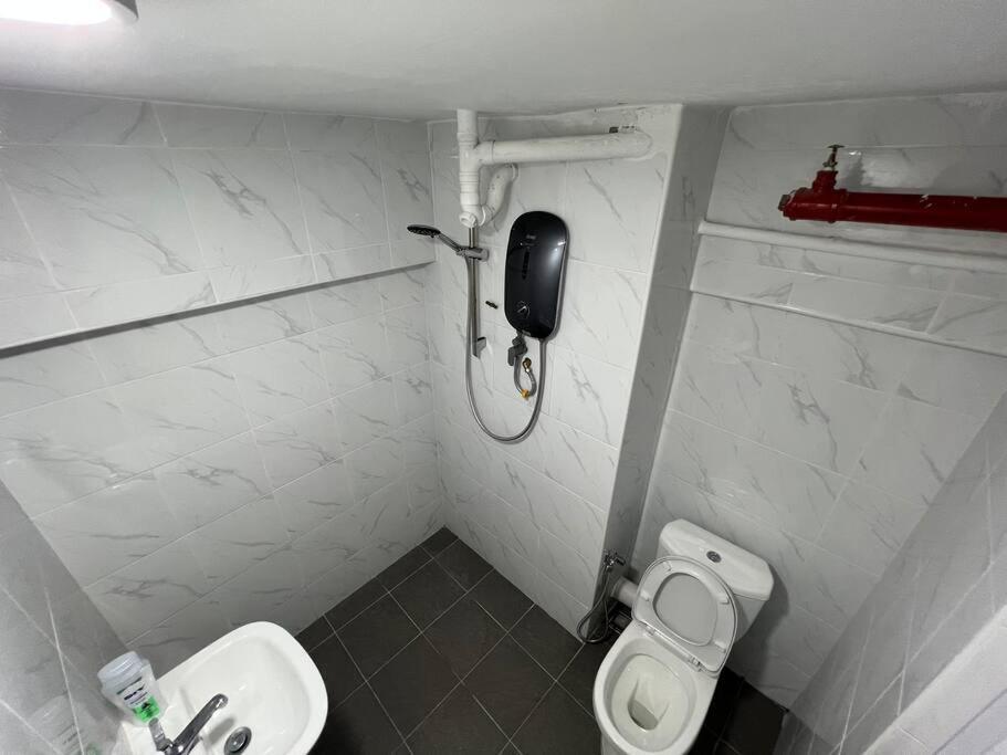 New 6Pax Soho Near Usm & Spice Arena & Airport Leilighet Bayan Lepas Eksteriør bilde